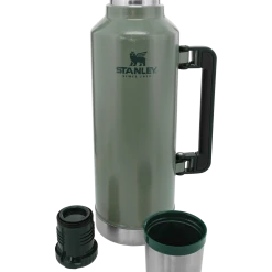 Best deal ⌛ Stanley Classic Legendary Bottle | 2.5 QT ❤️ -Outlet Serve Gleam Store B2B Web PNG Classic Legendary Bottle 2 5qt Hammertone Green e1b0741e b980 4109 ac31 5fe7127e8766