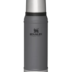 Brand new 🧨 Stanley Classic Legendary Bottle | 1.0 QT ✨ -Outlet Serve Gleam Store B2B Web PNG The Legendary Vacuum Bottle 1 0qt Charcoal Front