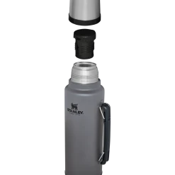 New ⌛ Stanley Classic Legendary Bottle | 1.5 QT 🧨 -Outlet Serve Gleam Store B2B Web PNG The Legendary Vacuum Bottle Charcoal Exploded
