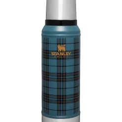 Outlet 😉 Stanley The Vintage Loom Legendary Classic Bottle | 1.0 QT 🌟 9 Outlet 😉 Stanley The Vintage Loom Legendary Classic Bottle | 1.0 QT 🌟 -Outlet Serve Gleam Store B2B Web PNG The Vintage Loom Classic Bottle 1 0QT Balsam Plaid Front